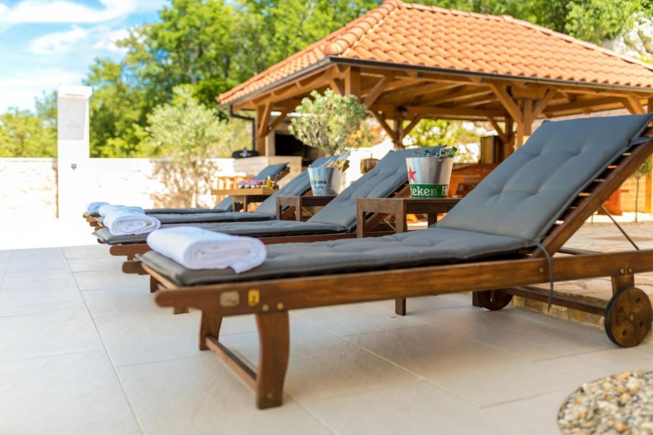 Luxury Villa Allen With Pool กลิมโน ภายนอก รูปภาพ