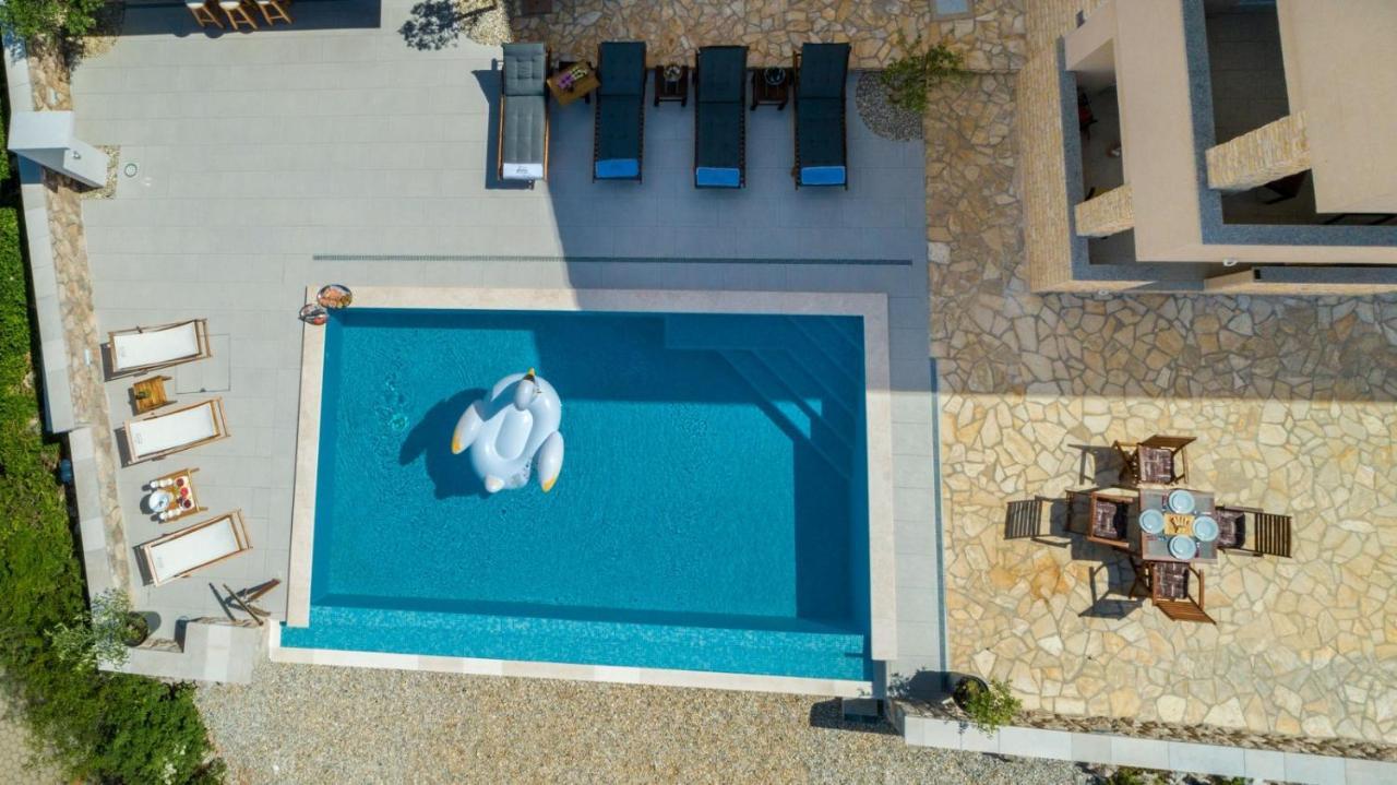 Luxury Villa Allen With Pool กลิมโน ภายนอก รูปภาพ