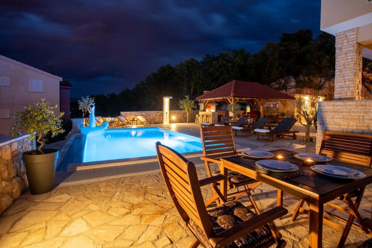 Luxury Villa Allen With Pool กลิมโน ห้อง รูปภาพ