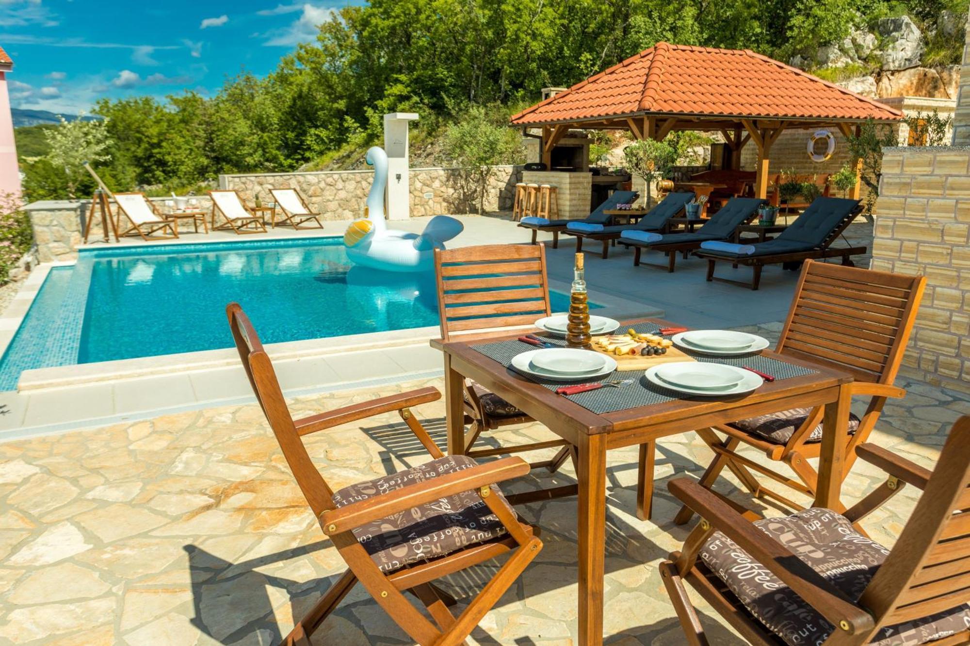 Luxury Villa Allen With Pool กลิมโน ห้อง รูปภาพ